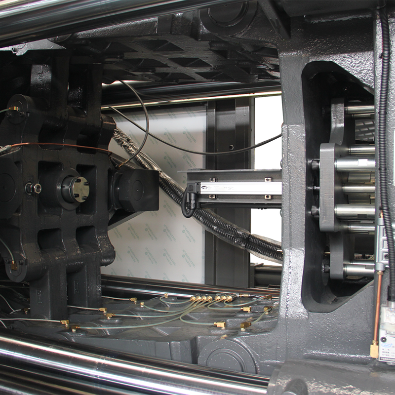 SP350: SP intelligens fröccsöntő gép